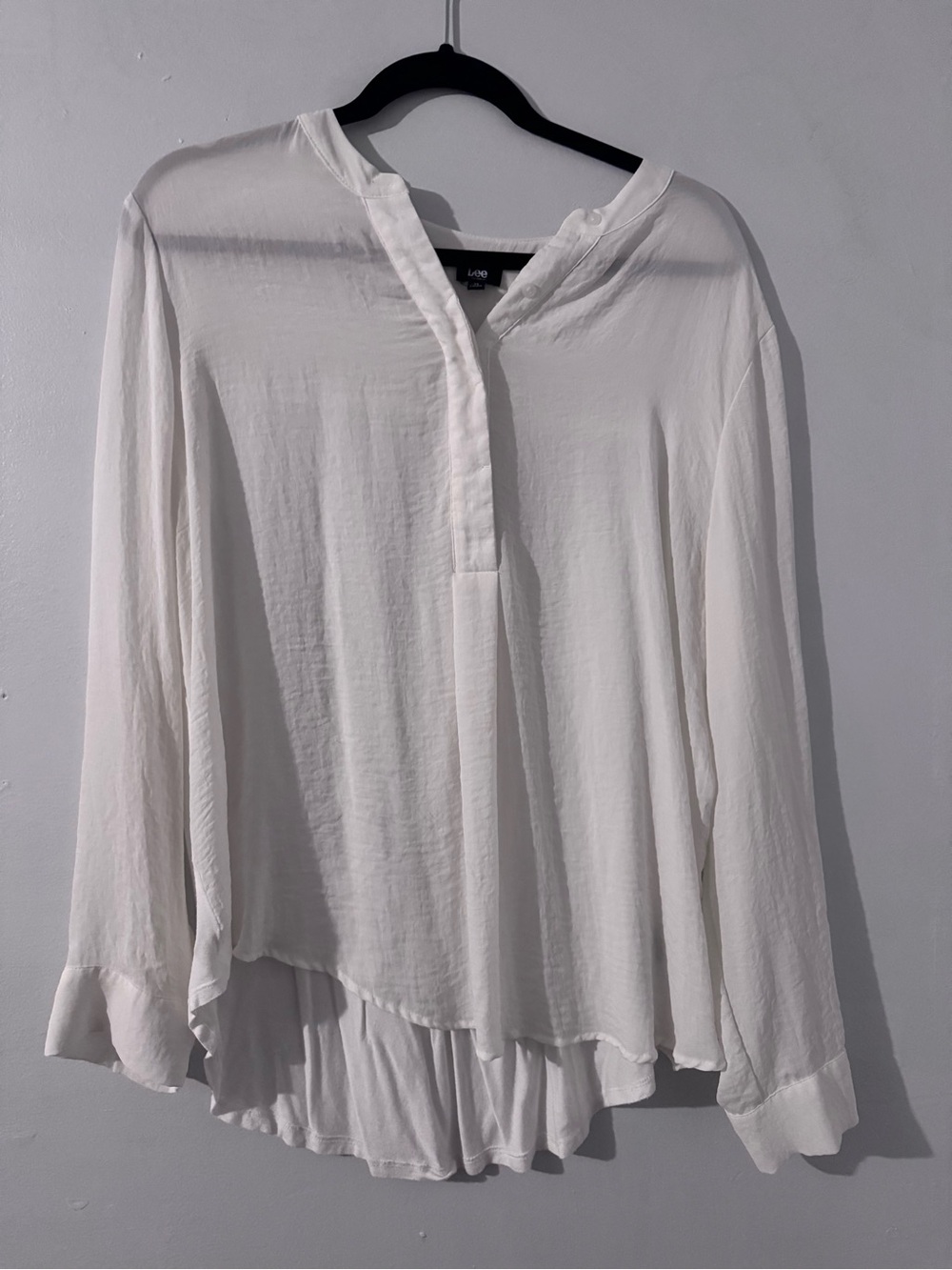 Lee Cream V-Neck Button-Trim Tunic Blouse